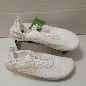 Hike Footwear Lorax Women's White and Pink Athletic Shoes Size 8-8.5